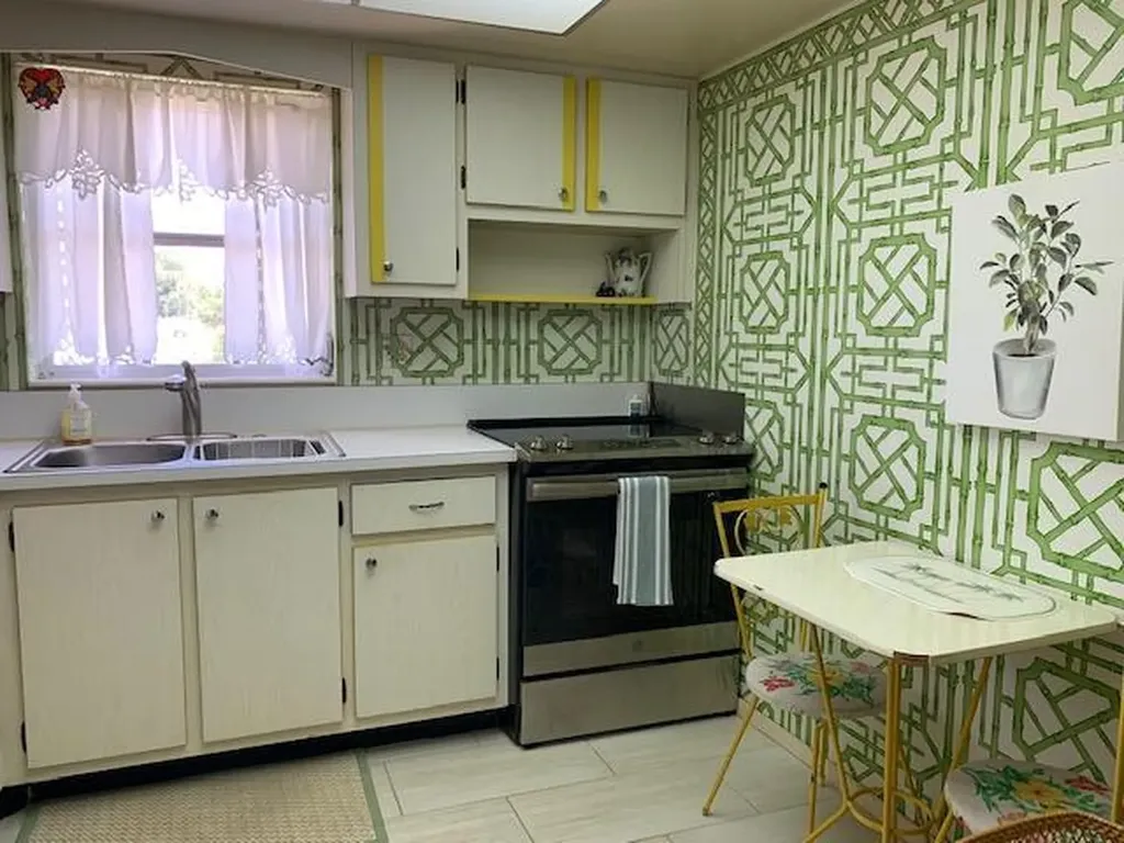 2916 Crosley Drive E West Palm Beach FL 33415