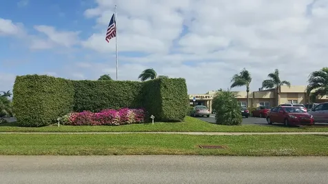 2916 Crosley Drive E West Palm Beach FL 33415