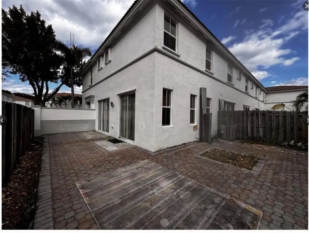 15746 SW 41st Street Miramar FL 33027