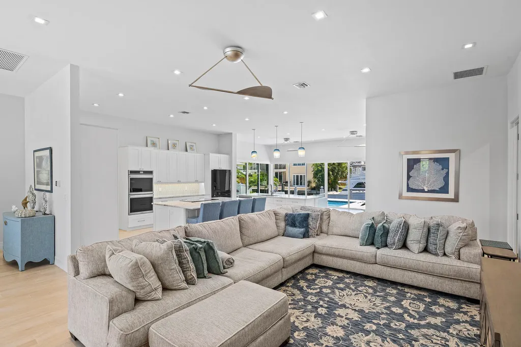 830 NE 72nd Street Boca Raton FL 33487