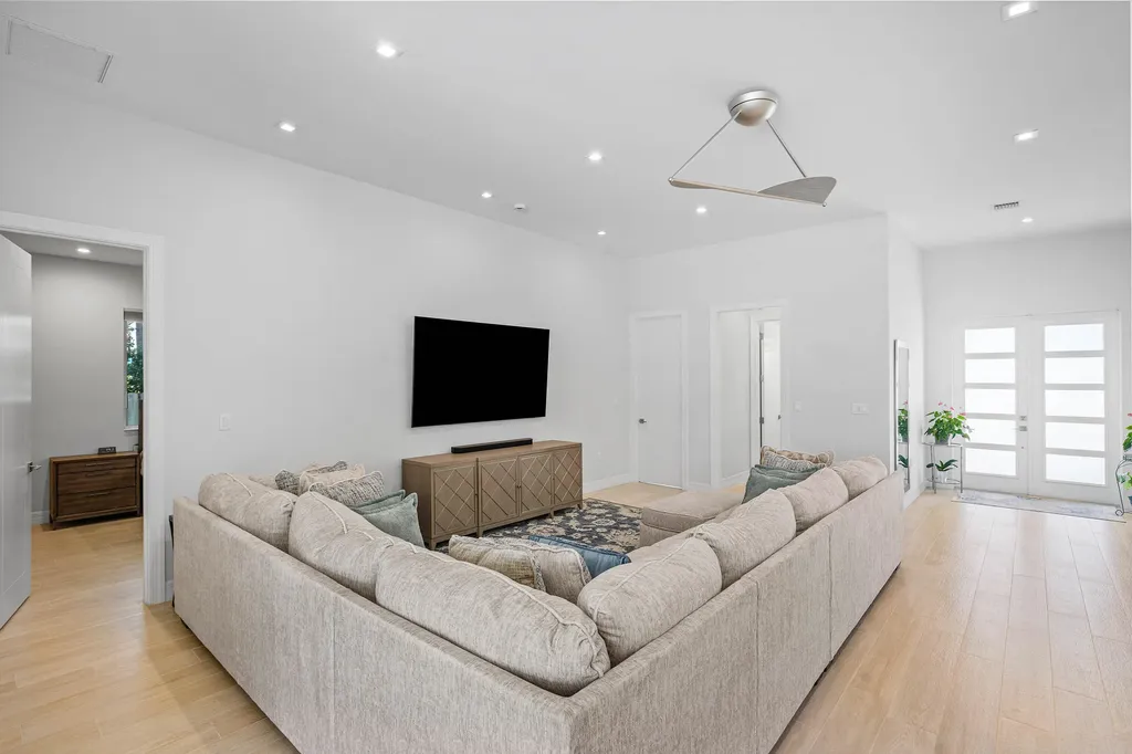 830 NE 72nd Street Boca Raton FL 33487