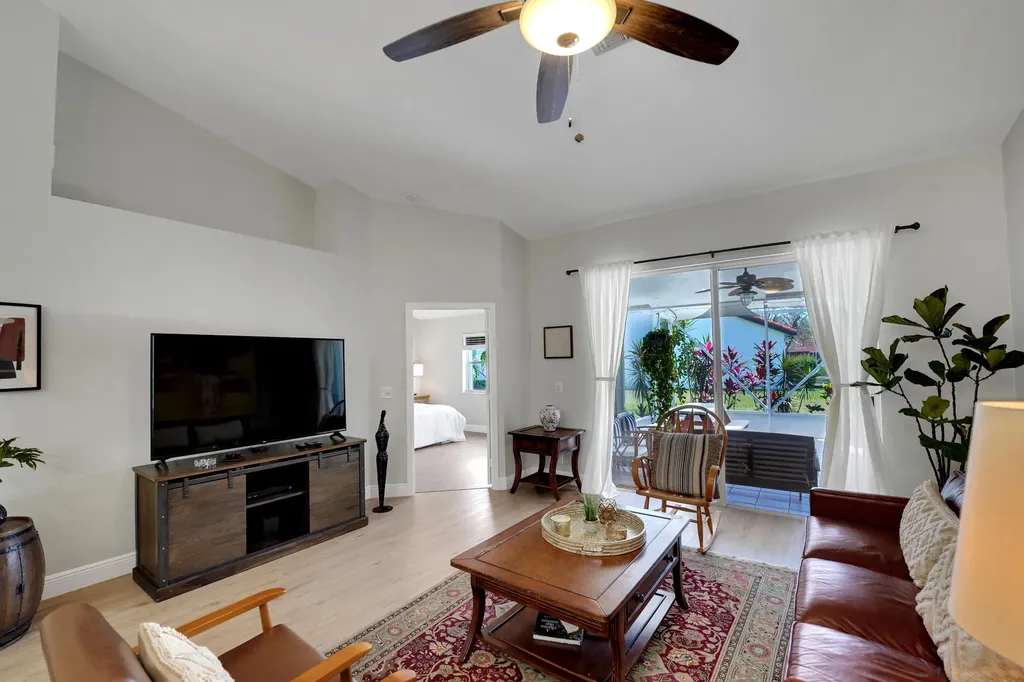 18475 Vía Di Sorrento Boca Raton FL 33496