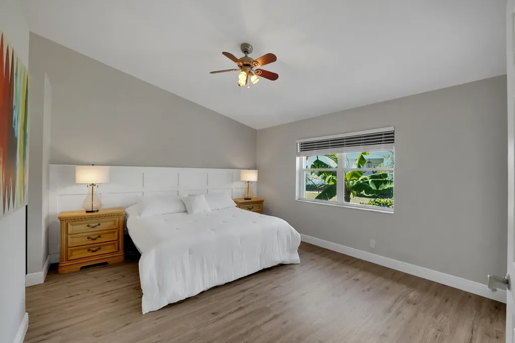 18475 Vía Di Sorrento Boca Raton FL 33496