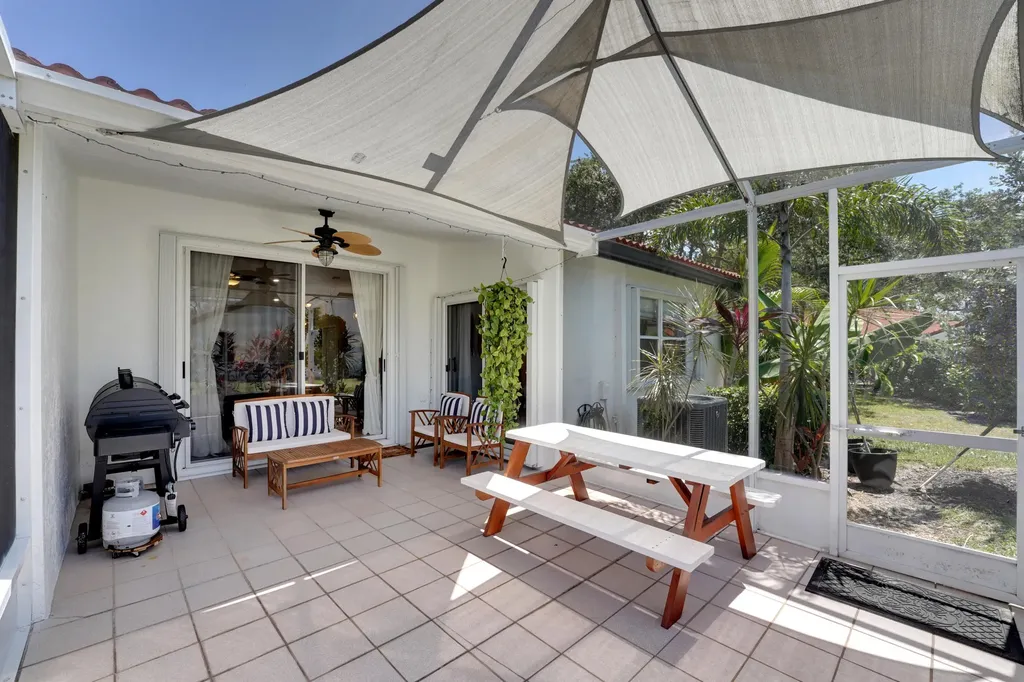 18475 Vía Di Sorrento Boca Raton FL 33496