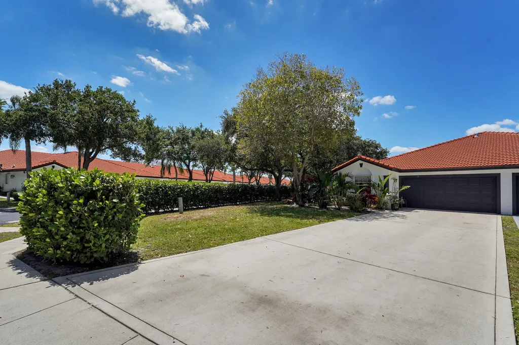 18475 Vía Di Sorrento Boca Raton FL 33496