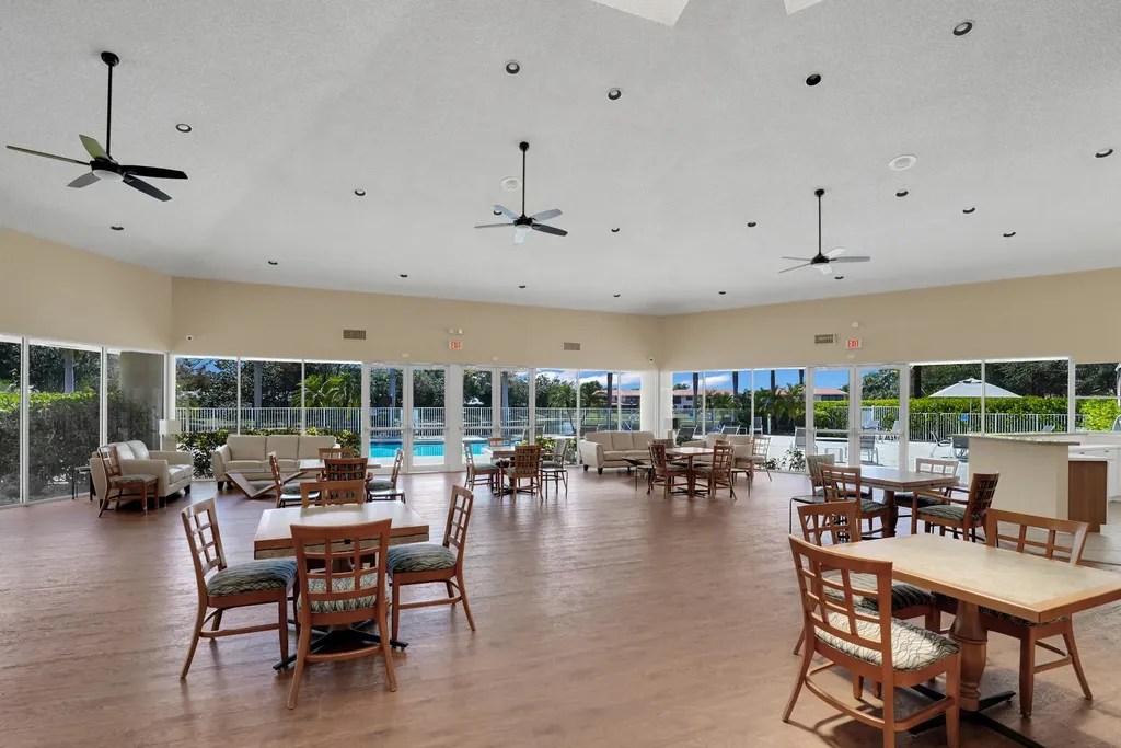 18475 Vía Di Sorrento Boca Raton FL 33496