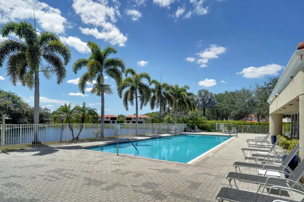 18475 Vía Di Sorrento Boca Raton FL 33496