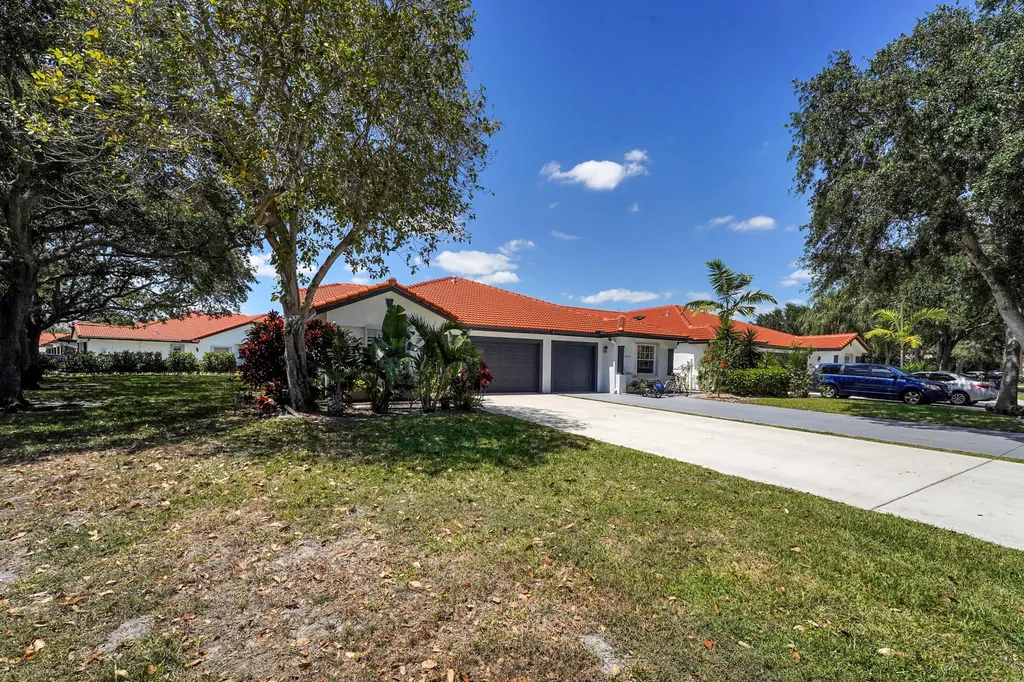 18475 Vía Di Sorrento Boca Raton FL 33496