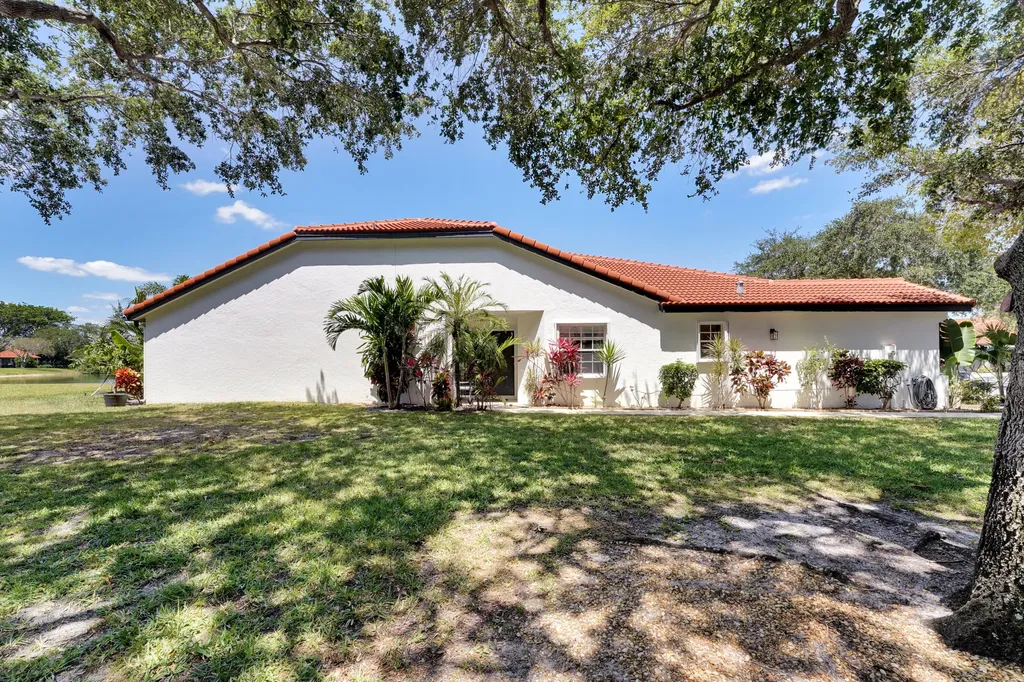 18475 Vía Di Sorrento Boca Raton FL 33496