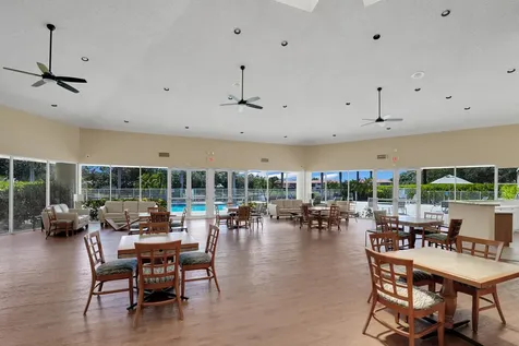 18475 Vía Di Sorrento Boca Raton FL 33496