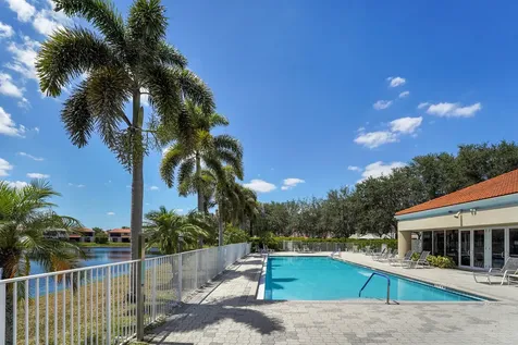18475 Vía Di Sorrento Boca Raton FL 33496