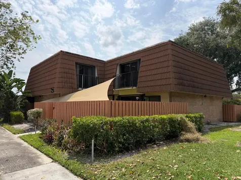 226 Charter Way West Palm Beach FL 33407