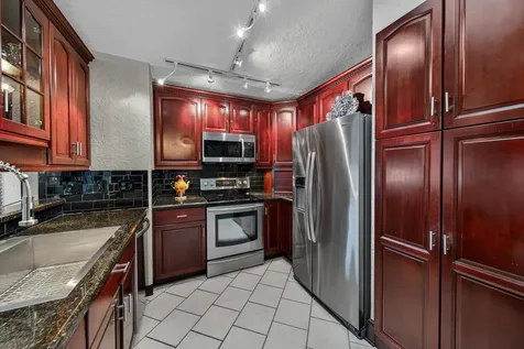 3068 S Oakland Forest Drive Oakland Park FL 33309