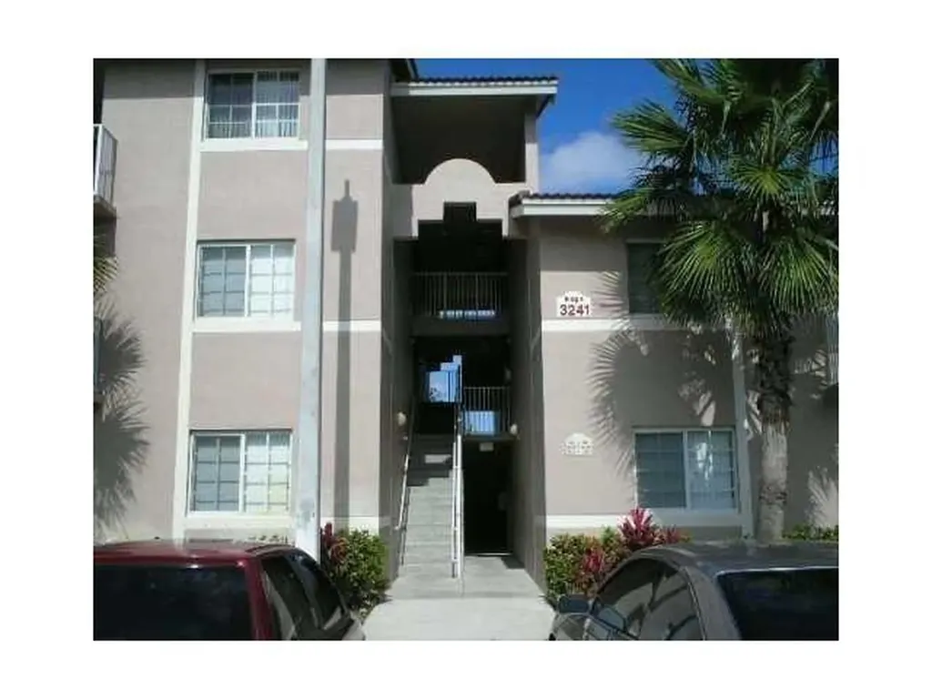 3241 Sabal Palm Manor Davie FL 33024