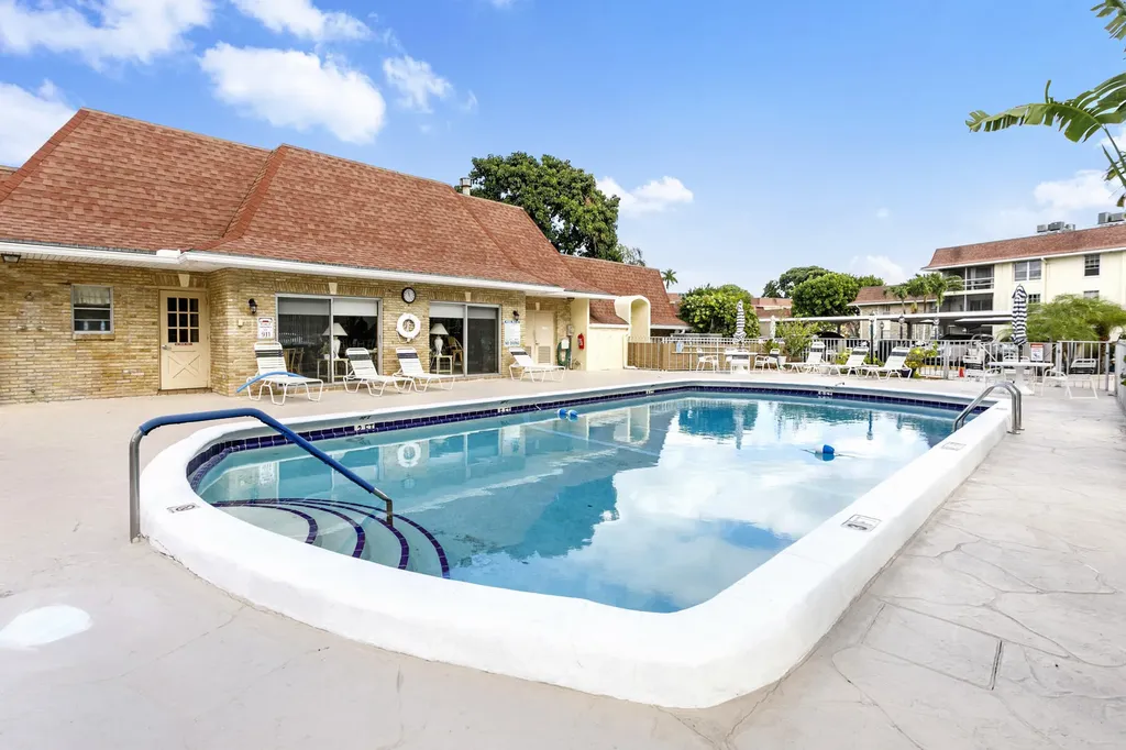 5510 Tamberlane Circle Palm Beach Gardens FL 33418