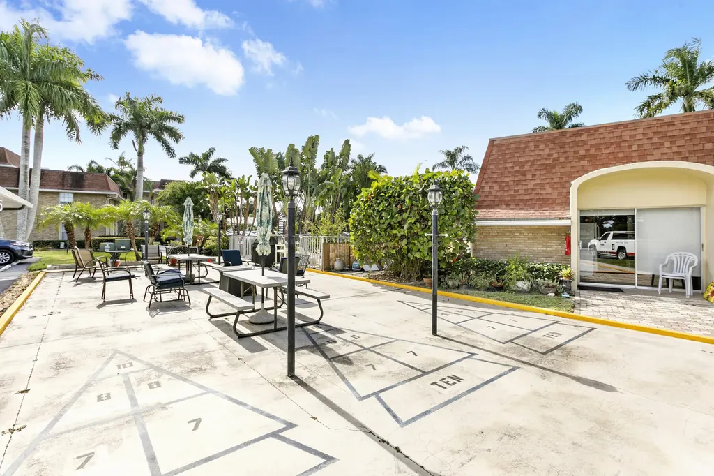 5510 Tamberlane Circle Palm Beach Gardens FL 33418