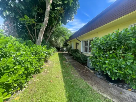 803 NE 2nd Avenue Delray Beach FL 33444