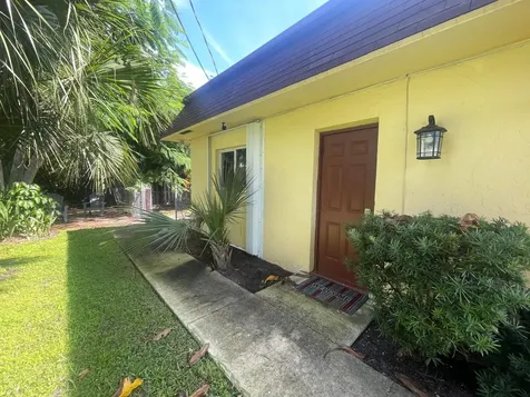 803 NE 2nd Avenue Delray Beach FL 33444