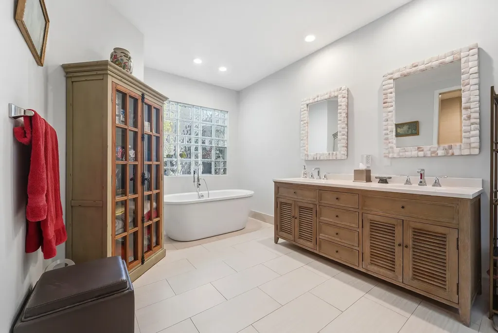 16197 Villa Vizcaya Place Delray Beach FL 33446