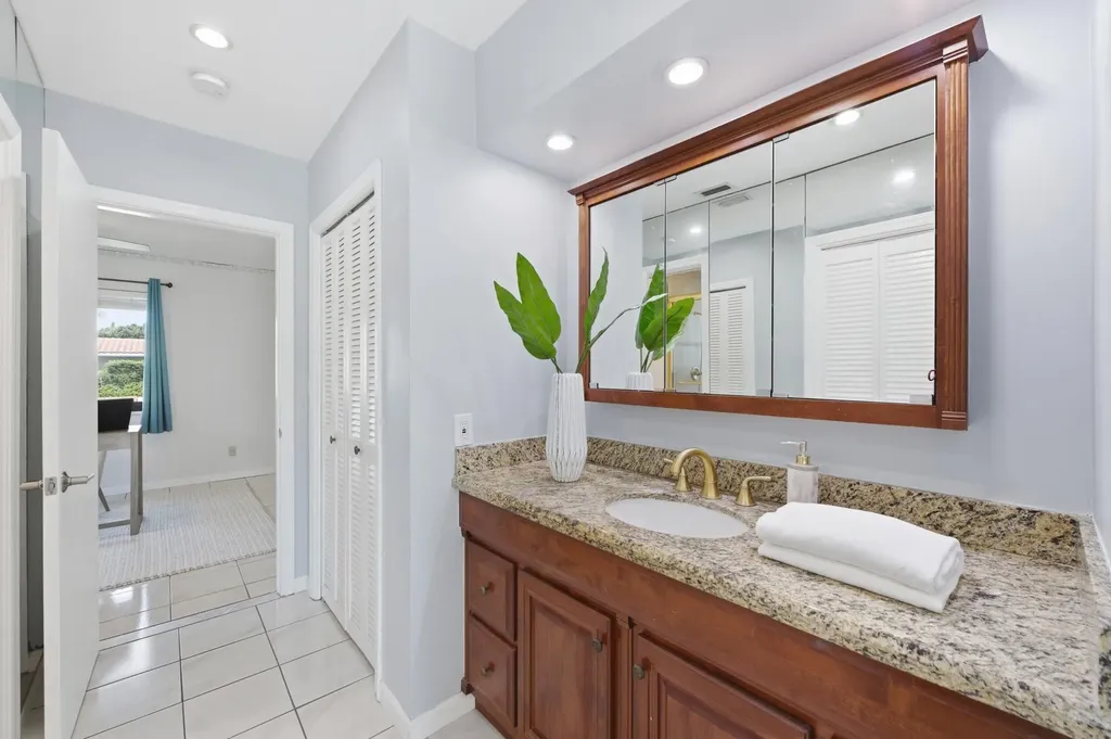 6600 NE 21st Terrace Fort Lauderdale FL 33308