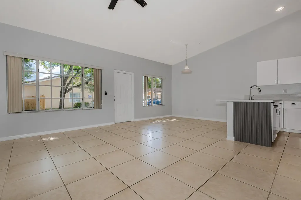 3838 SW 48th Avenue Hollywood FL 33023