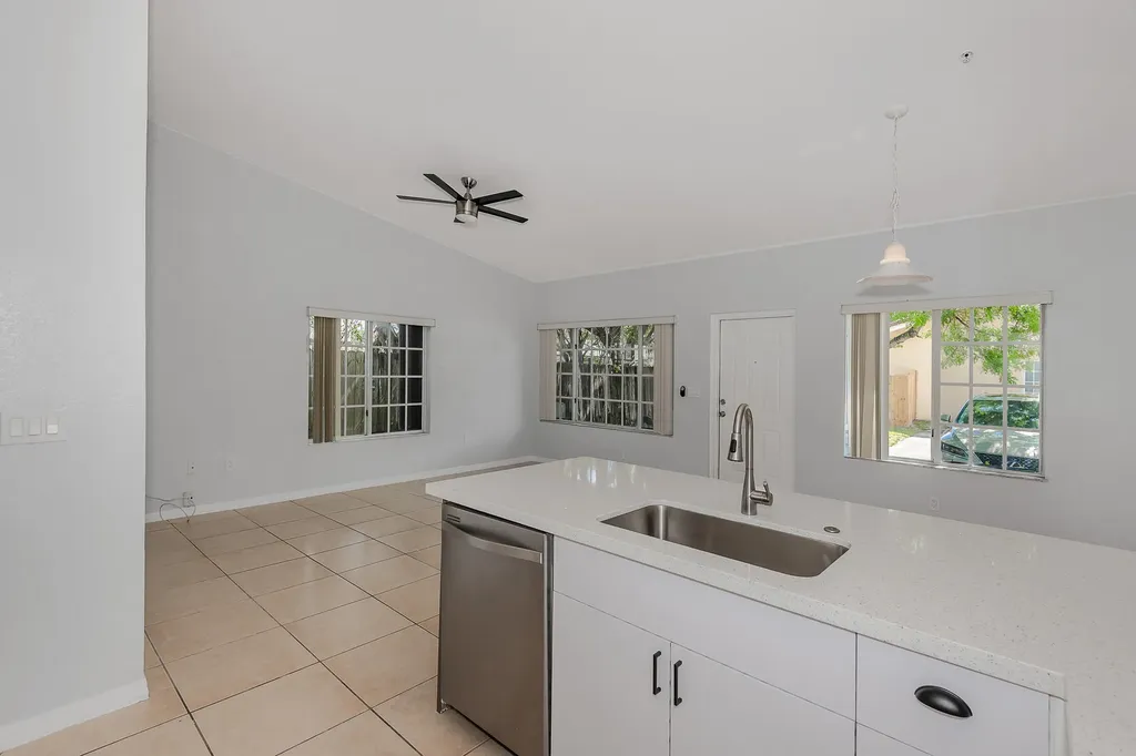 3838 SW 48th Avenue Hollywood FL 33023