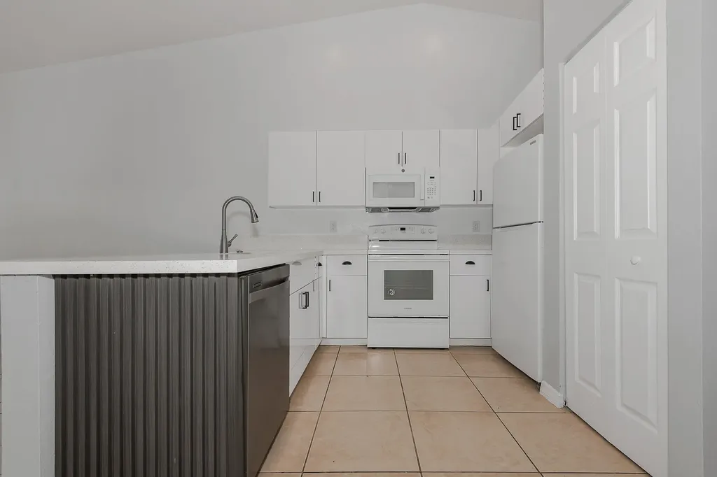 3838 SW 48th Avenue Hollywood FL 33023