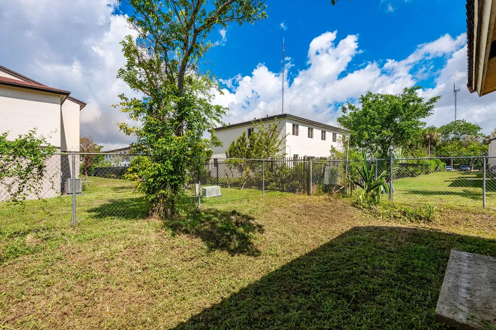 3838 SW 48th Avenue Hollywood FL 33023
