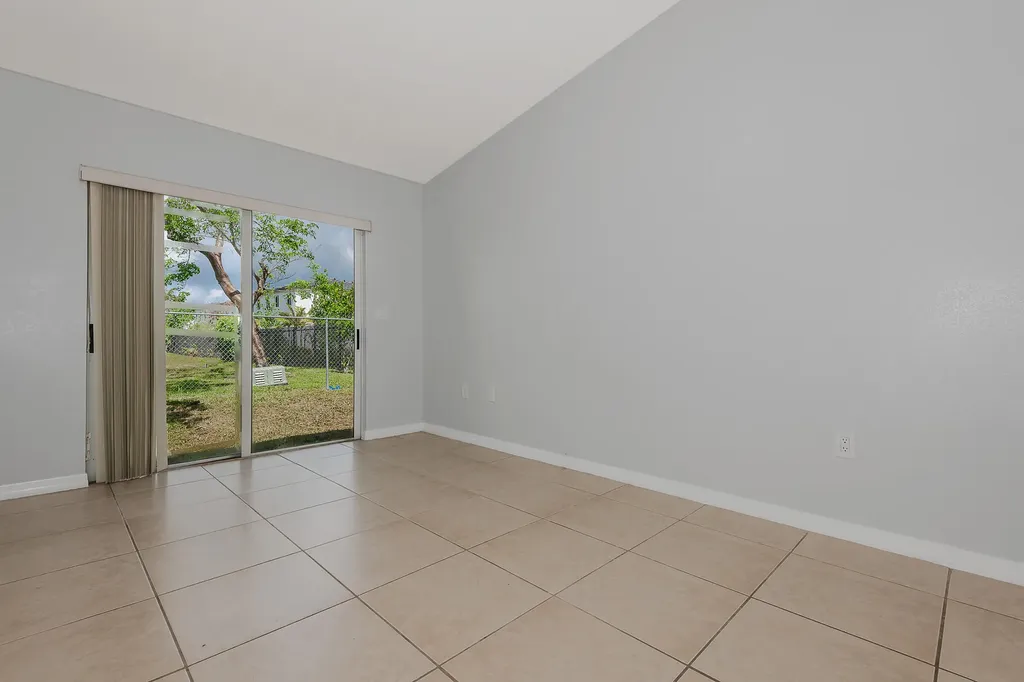 3838 SW 48th Avenue Hollywood FL 33023