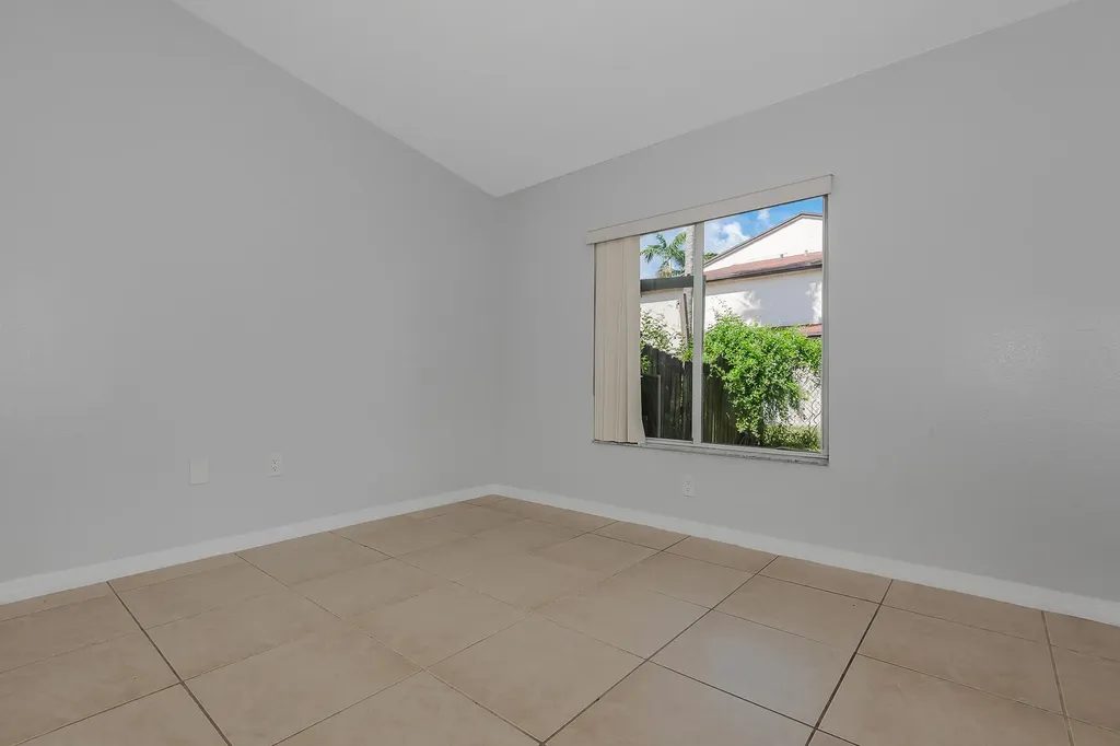 3838 SW 48th Avenue Hollywood FL 33023