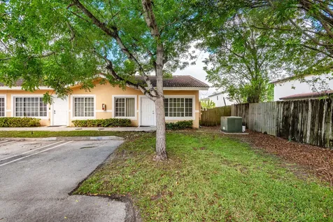 3838 SW 48th Avenue Hollywood FL 33023