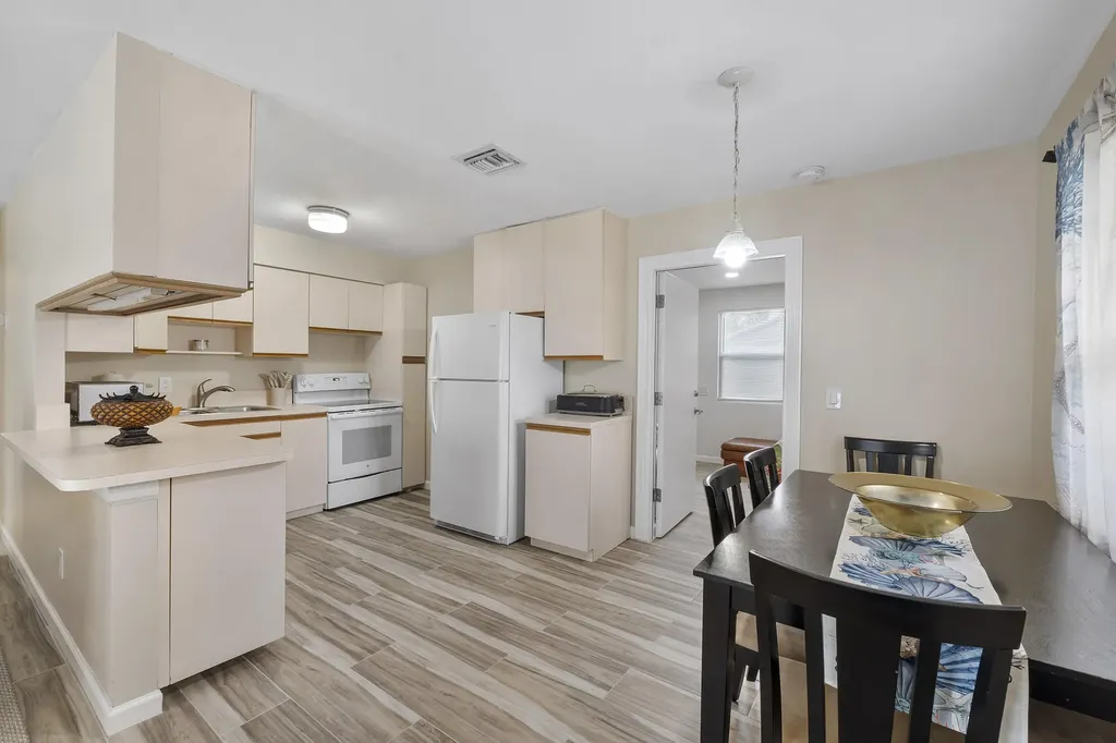 3344 Plaza Place Lake Worth FL 33462