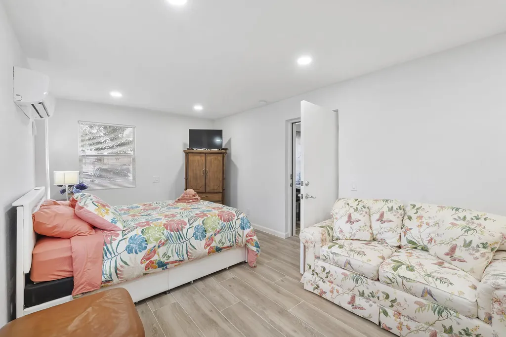 3344 Plaza Place Lake Worth FL 33462