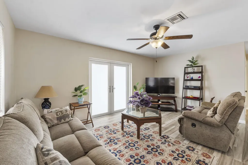 3344 Plaza Place Lake Worth FL 33462
