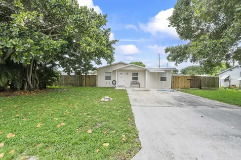 3344 Plaza Place Lake Worth FL 33462