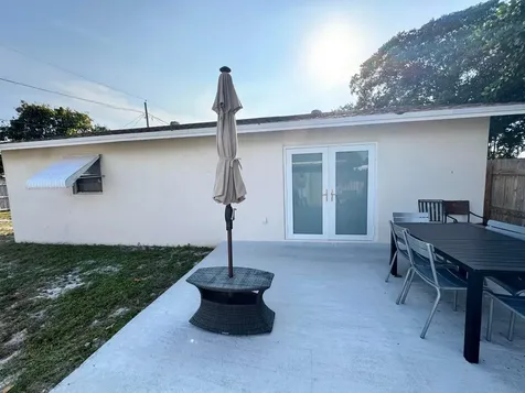 3344 Plaza Place Lake Worth FL 33462