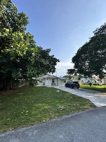 3344 Plaza Place Lake Worth FL 33462