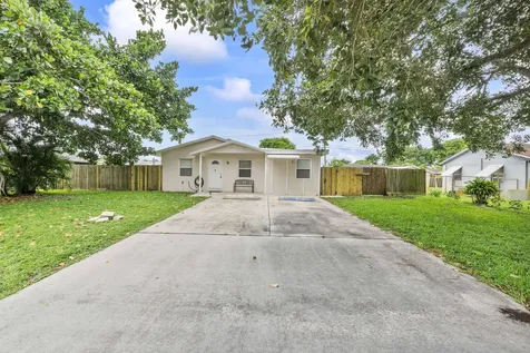 3344 Plaza Place Lake Worth FL 33462