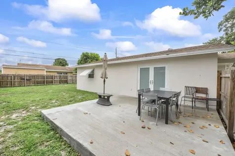 3344 Plaza Place Lake Worth FL 33462
