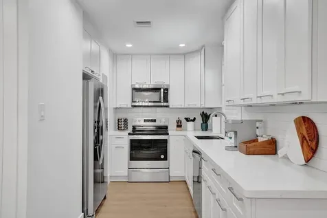 1043 N Victoria Park Road Fort Lauderdale FL 33304