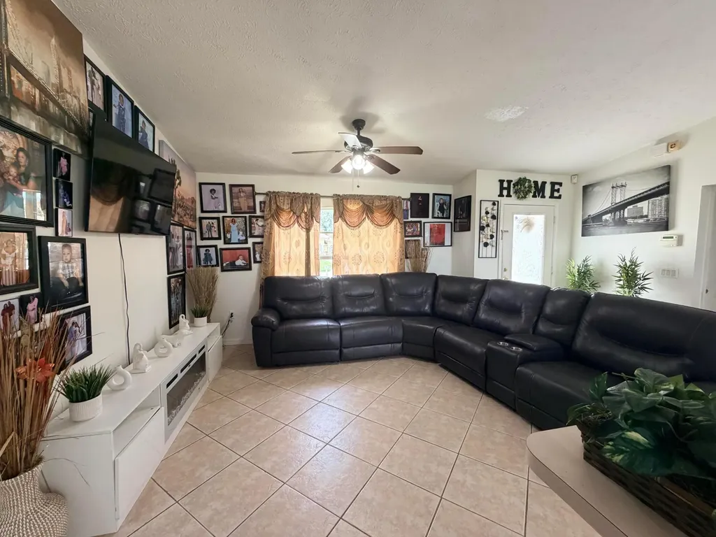 1342 SW Wampler Avenue Port St Lucie FL 34953
