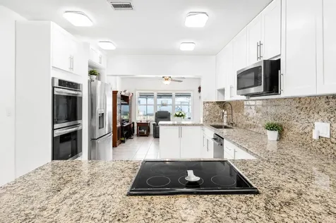 262 SW 8th Street Dania Beach FL 33004