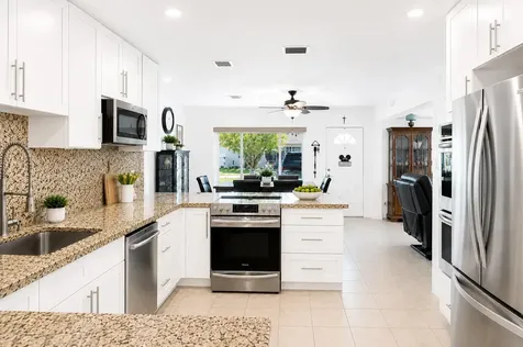 262 SW 8th Street Dania Beach FL 33004