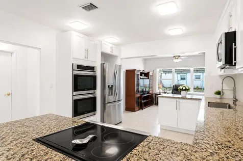262 SW 8th Street Dania Beach FL 33004