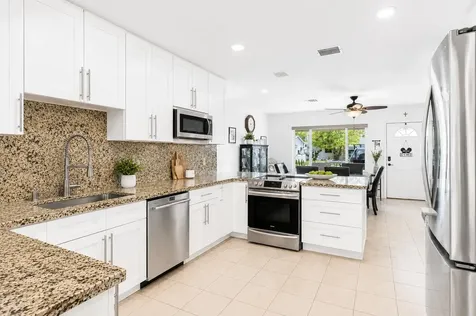 262 SW 8th Street Dania Beach FL 33004