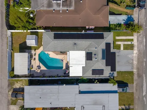 262 SW 8th Street Dania Beach FL 33004