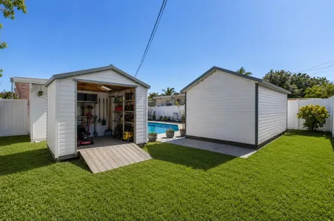 262 SW 8th Street Dania Beach FL 33004