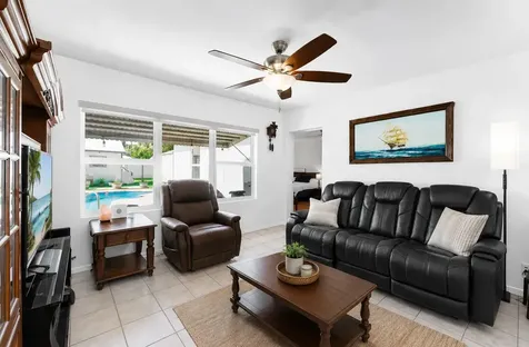 262 SW 8th Street Dania Beach FL 33004