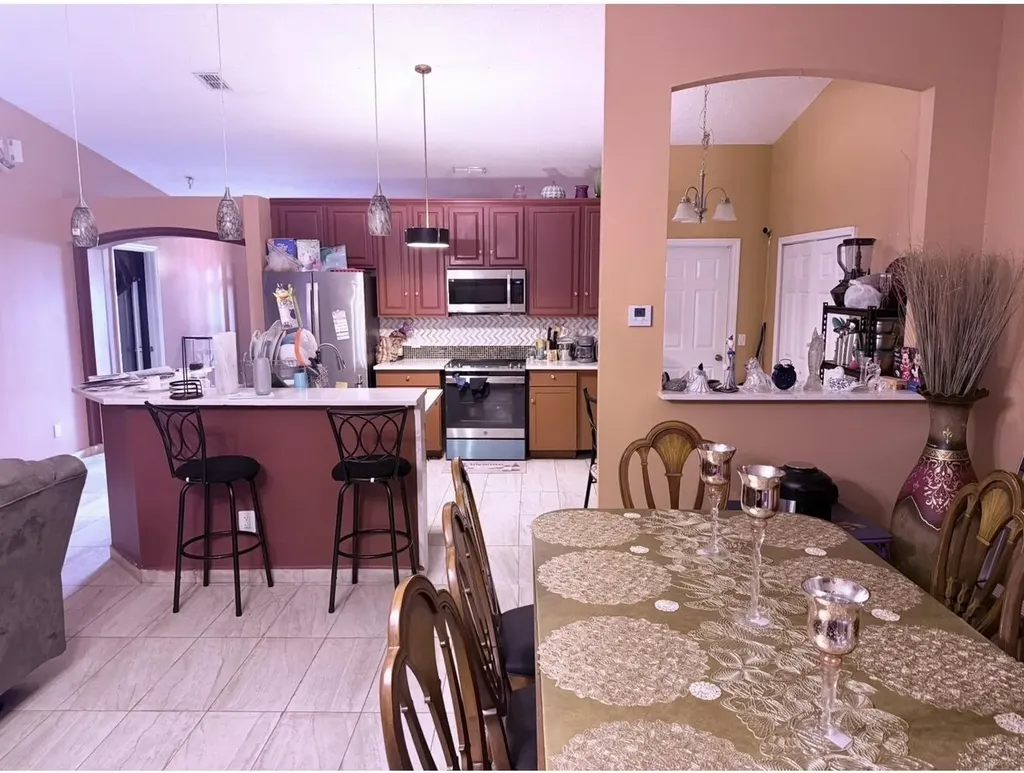1886 SE Gifford Street Port St Lucie FL 34952
