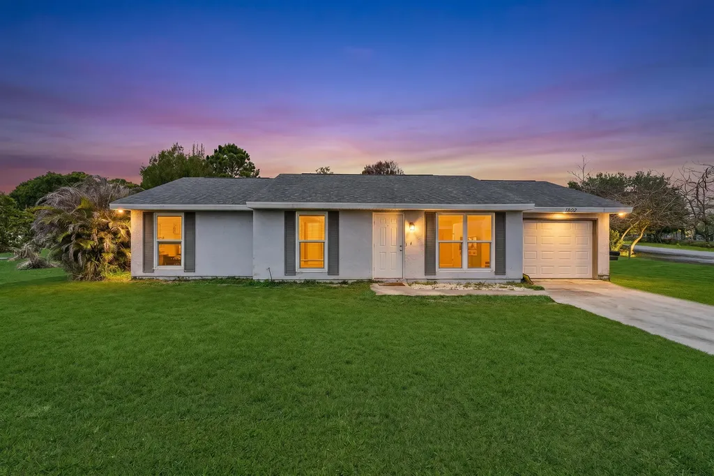 1802 SE Vesthaven Court Port St Lucie FL 34952